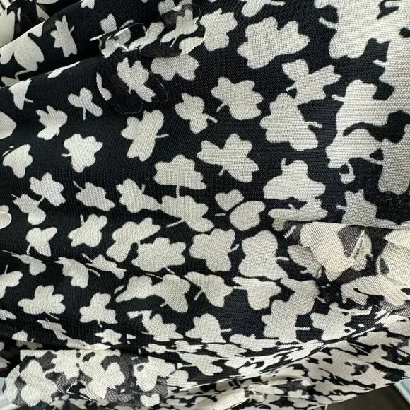 EUC - Riani Dress - White / Cream Size 4 Canada/US - Luxury Designer Dress - Picture 3 of 10